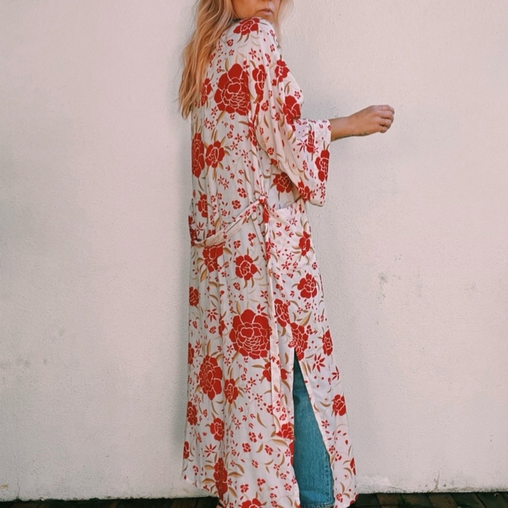 NWT Novella Royale Sienna Robe in Red Flamenco